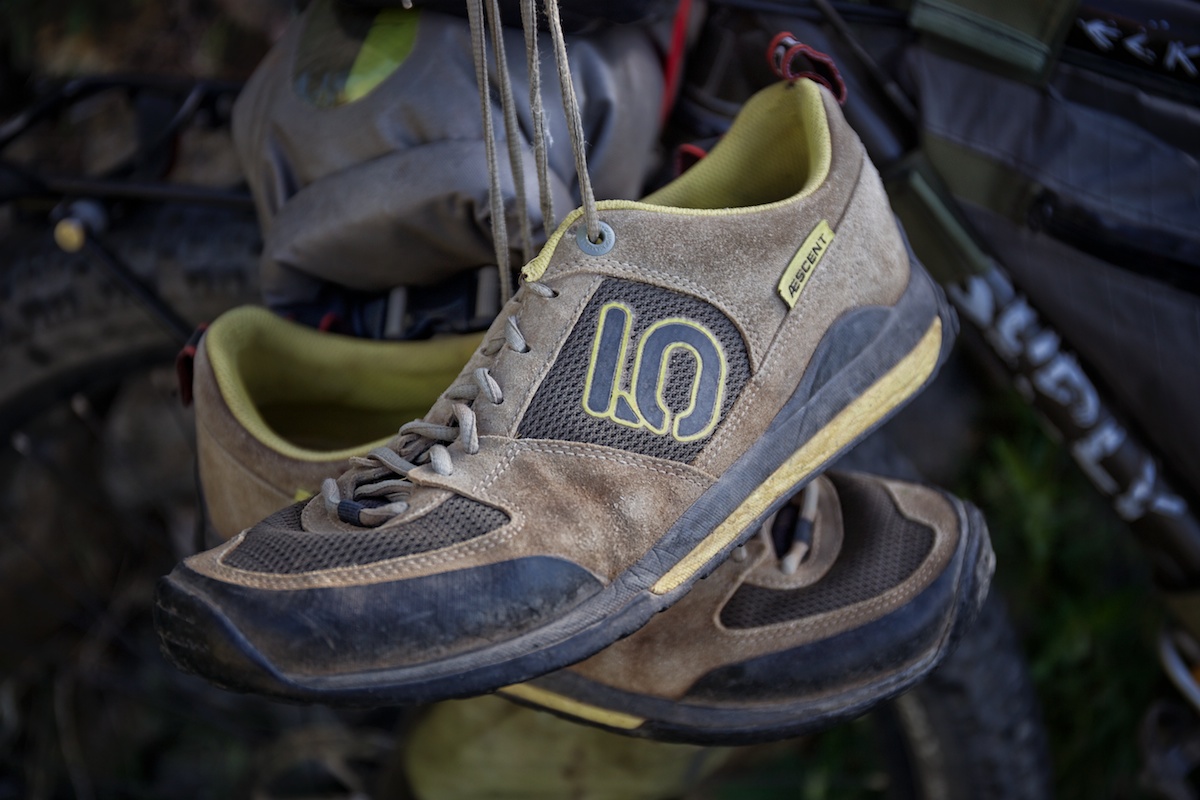 cycle touring shoes uk