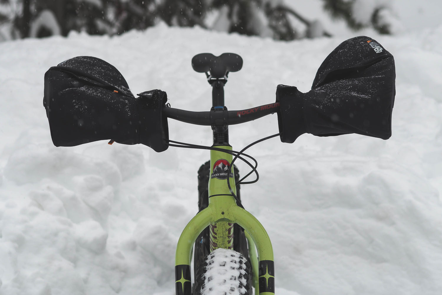 45nrth cobrafist bike pogies