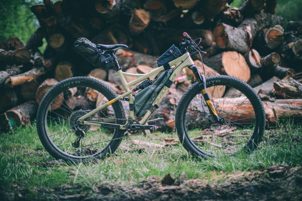 Bedrock Black Dragon Dropper Seat Bag Review