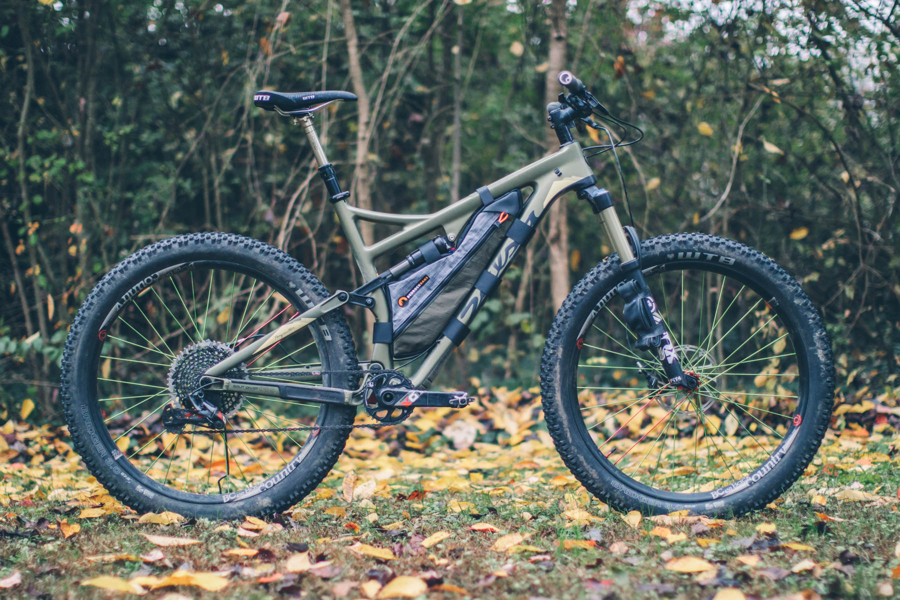 What Goes Into a Fullsuspension Frame Bag